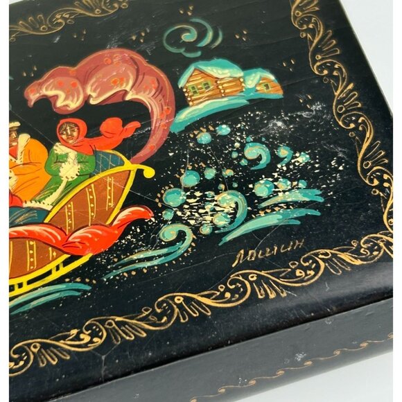 Russian Black Lacquer Hand Painted Artist Signed Trinket Box Hinged Sled Horse - Picture 7 of 16
